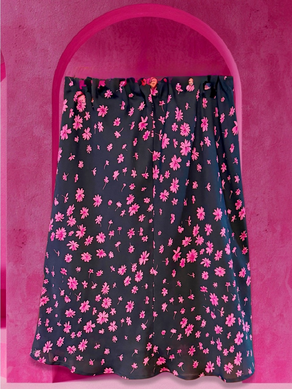 Worthington Black Mini Skirt with Hot Pink Daisy Print size 14